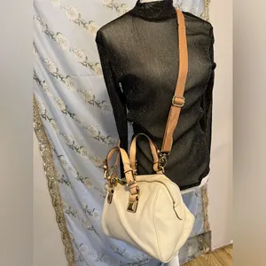 Vintage Michael Kors Cream Satchel with Gold Details thumbnail 2