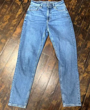 American Eagle distressed normcore 6 relaxed Mom jeans thumbnail 1