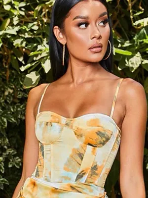 Pretty Little Thing corset top thumbnail 4
