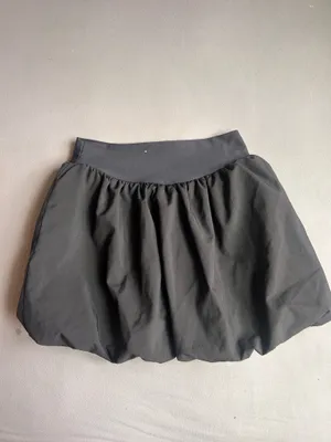 Old navy bubble skirt  thumbnail 2