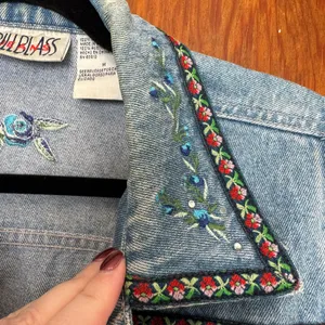 Vintage 90s Bill Blass Embroidered Floral Rhinestone Denim Vest M Cottage Garden thumbnail 8