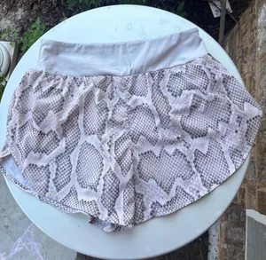 Varley Womens Grey Snakeskin‎ Print Running Shorts Zipper Pocket Size L thumbnail 1