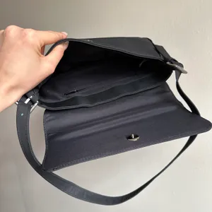 Shoulder Bag Black thumbnail 4