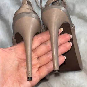 Vince Camuto Taupe Leather Peep Toe Stiletto Heels Size 7 thumbnail 5