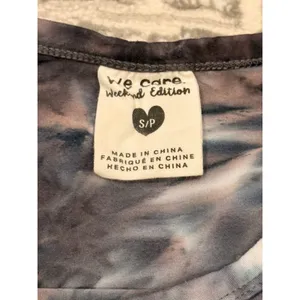 New "We Care Weekend Edition" women's small Good Vibes tie-dye super soft top thumbnail 2