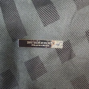 Burberry Fragrances Gray & Black Duffle Tote Weekender Bag thumbnail 4