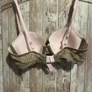Victoria’s Secret Bra thumbnail 3