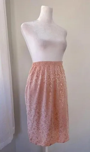 Vintage ‘90s Shimmery Light Pink Floral Print Stretchy Pencil Skirt thumbnail 4