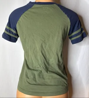 Levi’s t shirt  thumbnail 2