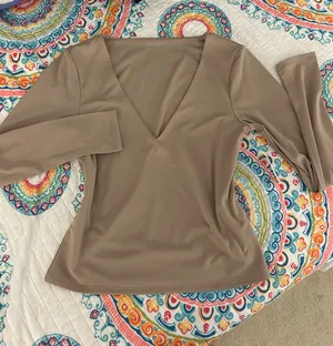 Old Navy Taupe V-Neck Long Sleeve Top thumbnail 1