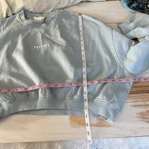 Youngla Crewneck Cropped Long Sleeve Sweatshirt Size Large Blue thumbnail 5
