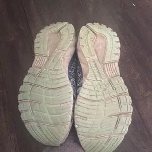 Brooks Adrenaline 19 athletic/running shoes thumbnail 2