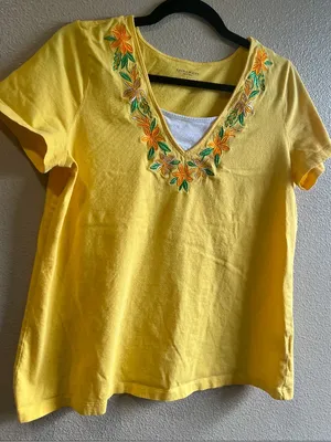Karen Scott Yellow‎ Tee with Floral Embroidery Large 100% cotton thumbnail 1