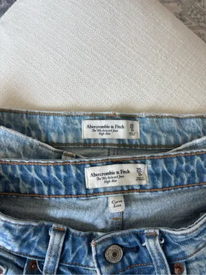 Abercrombie & Fitch 90s Relaxed High Rise Jeans thumbnail 3