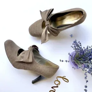 Gorgeous Ann Marino Bow Top Heels Size 6.5 Brown thumbnail 1