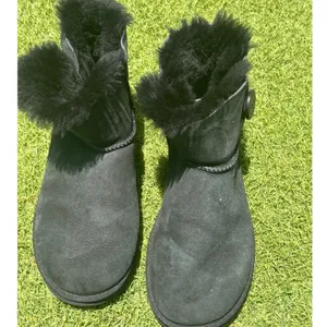 UGG Mini Bailey Button Black Suede Sheepskin‎ Ankle Boots Womens 8 thumbnail 2