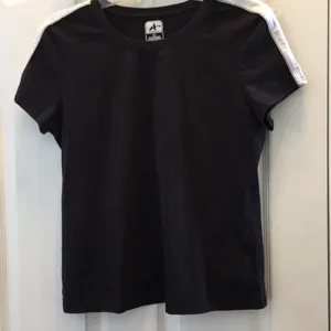 FINAL MARKDOWN Ladies athletech tee large Black thumbnail 1