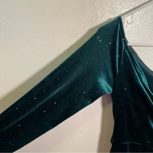 Women's Sz Large Off Shoulder Velvet Dress Emerald Green Rhinestones Long Sleeve thumbnail 5