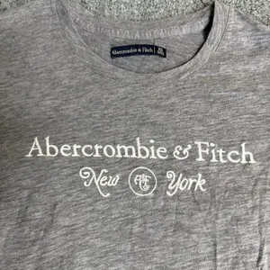 Abercrombie and Fitch Y2K Graphic Baby Tee XS thumbnail 4