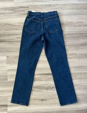 Abercrombie 27/4 The 90's Straight Ultra High Rise Jeans thumbnail 5