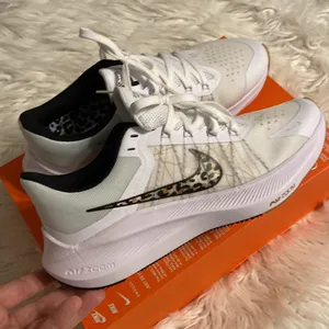 Nike Women’s Zoom Zwingli 8 PRM size 11 brand new with box thumbnail 12