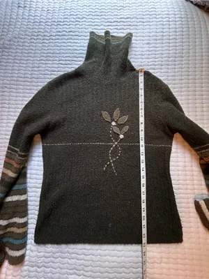Vintage B. Moss Olive Green Beaded Turtleneck Sweater Size Small thumbnail 6
