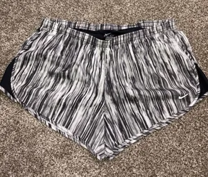 Nike Women's Multicolored Patterned Shorts XL thumbnail 1