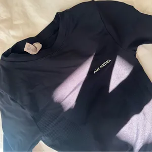 Women's black workout long sleeve with thumb holes thumbnail 2