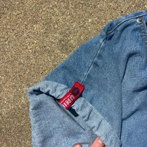 Vintage UNIONBAY blue denim cuffed mom shorts. thumbnail 2
