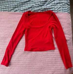 SKIMS Long sleeve scoop neck thumbnail 2