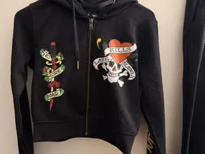 Two piece set thumbnail 3