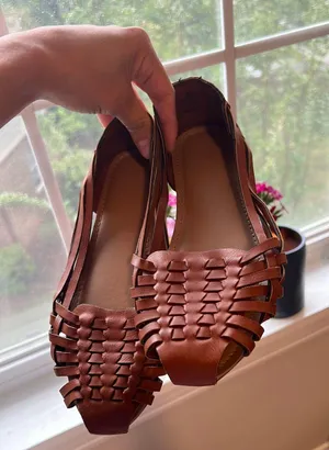 Old Navy Sandals thumbnail 2