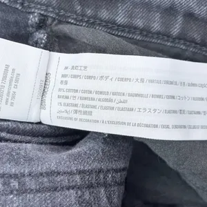 Abercrombie & Fitch Black 80’s Mom High Rise Jeans thumbnail 8