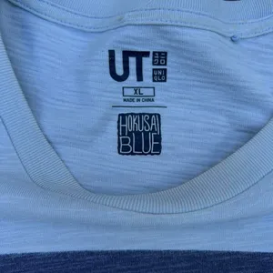 Light Blue Uniqlo Hokusai Mt Fuji Graphic Tee thumbnail 3