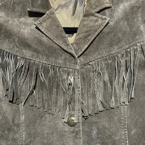 On Trend: Prana EUC 100% Leather Women's Jacket with Fringe thumbnail 4