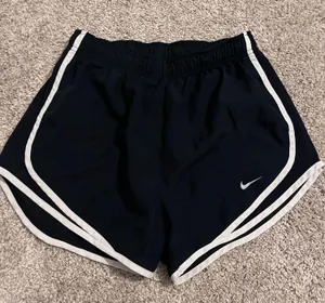 Nike shorts thumbnail 1
