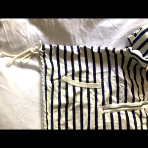 American Eagle top with hood thumbnail 6