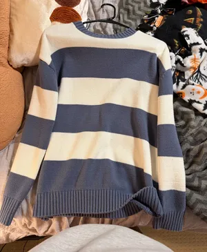 TJ Maxx Sweater thumbnail 1