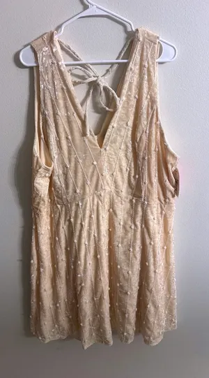 Arula Ivory Crushed Velvet V-Neck Lace Up Back Mini Dress Plus Size 3X NEW thumbnail 1