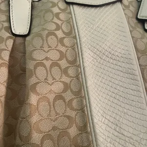 Coach Devin Beige Signature Shoulder Bag thumbnail 2