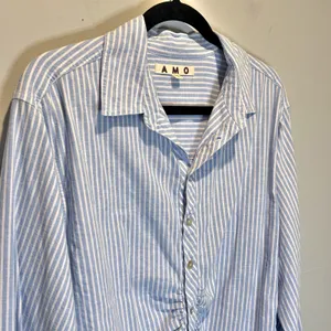 AMO Striped Linen Blend Cropped Long Sleeve Button Down Shirt - size Small thumbnail 2