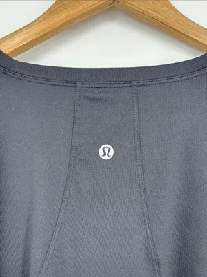 Lululemon Muscle Love Long Sleeve Women's Size Medium in Black thumbnail 6