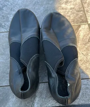 Capezio Black leather jazz shoes thumbnail 1