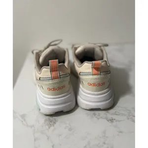 Adidas Strutter Sneakers Womens 5.5 Beige Pastel Rainbow Stripes GX6160 Dad Shoe thumbnail 4