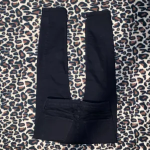 black denim skinny ankle jeans thumbnail 2