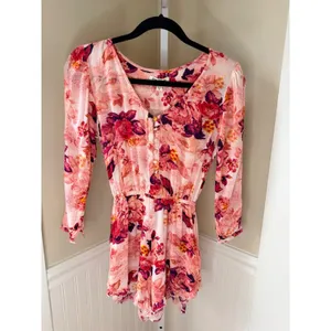 Billabong Pink Floral Boho Romper V-Neck Ruffle Hem Size‎ 6 thumbnail 2