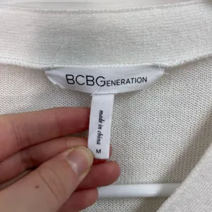 BCBGeneration women's white cream laced neck long sleeve knit sweater stretch‎ M thumbnail 4