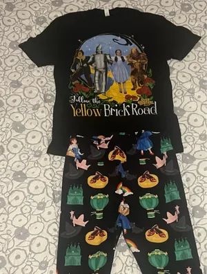 Wizard Of Oz Woman’s 2 Piece Set Leggings and T Shirt NWOT (SZ Med) thumbnail 4