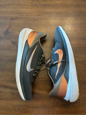 Nike Air Zoom Winflo 9 Shoes Women’s 12 Sneakers Grey Metallic Copper thumbnail 3
