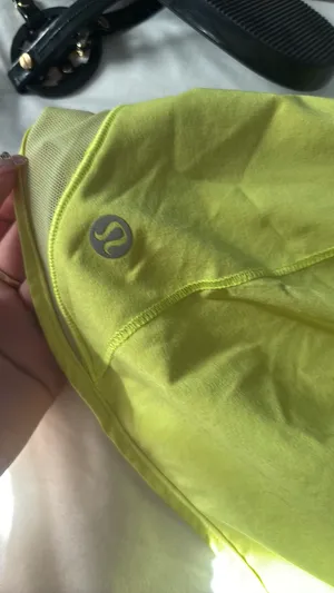 Lululemon Shorts Hotty Hot thumbnail 2